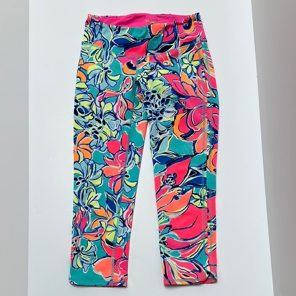 Lilly Pulitzer Luxletic Weekender Crop Leggings vibrant Floral Print EUC Small - Picture 1 of 7